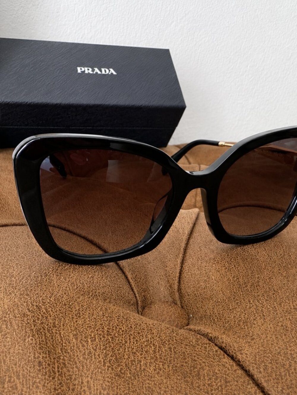 PRADA BUTTERFLY SUNGLASSES | BLACK | PR 03YSF - Picture 3 of 10